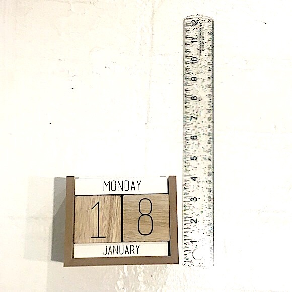 Office Envy Wooden Block Calendar - Picture 4 of 8